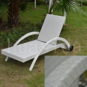 Aluminum Frame PE Wicker Lounger with Armrest for Garden