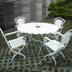 Classical Folding Armchair with Metal Structure HDPE