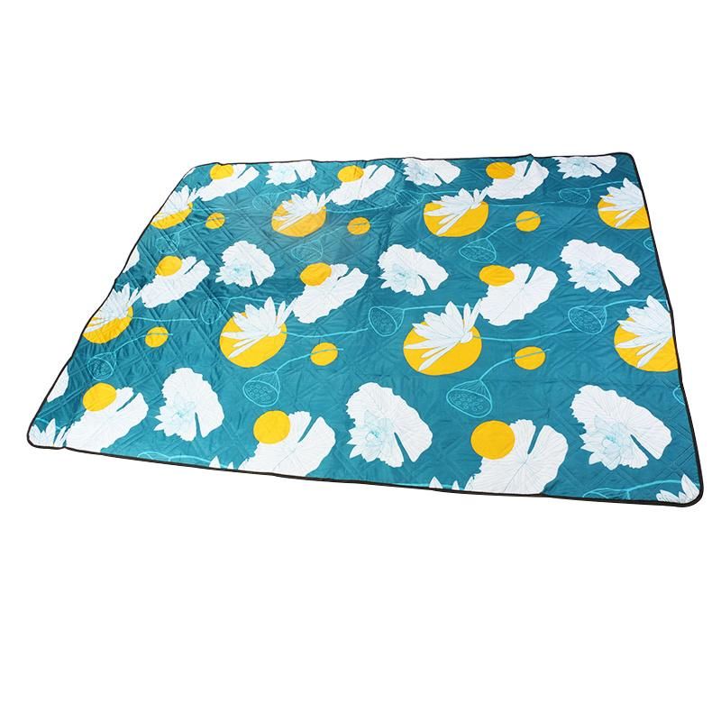 Polyester Padding Blanket Beach Picnic Blanket Customized Picnic Blanket