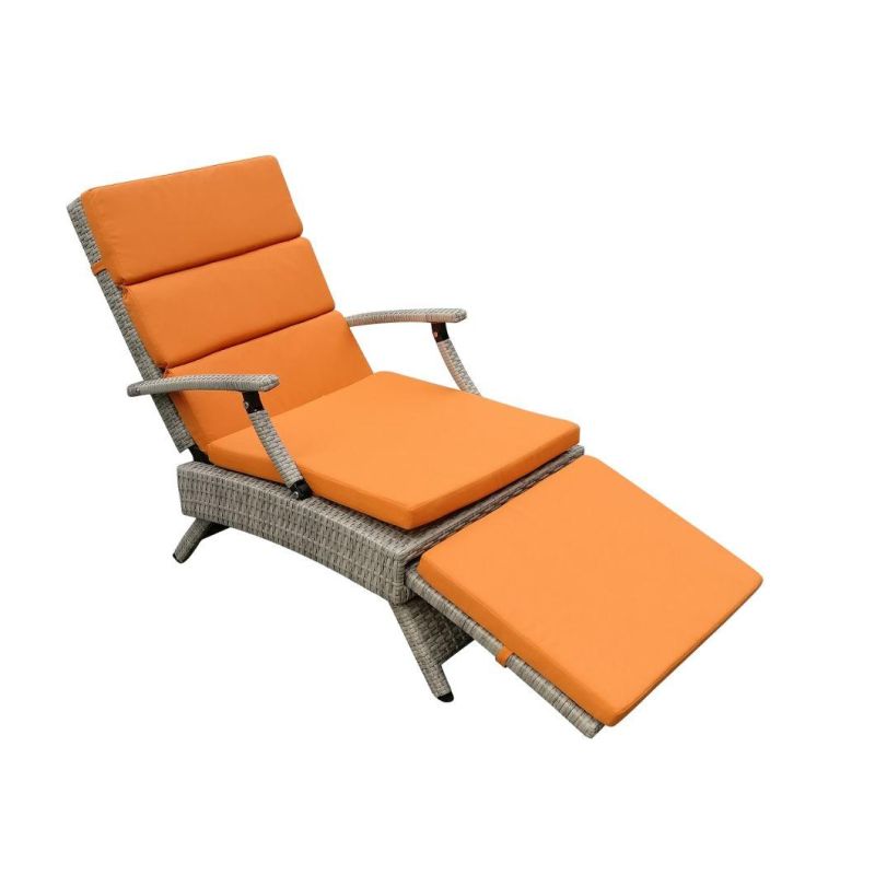 Outdoor Garden Rattan Foldable Beach Leisure Sun Chaise Lounge