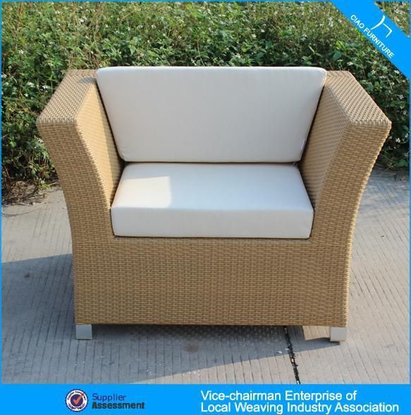 Garden Furniture Rattan Sofa with Coffee Table
