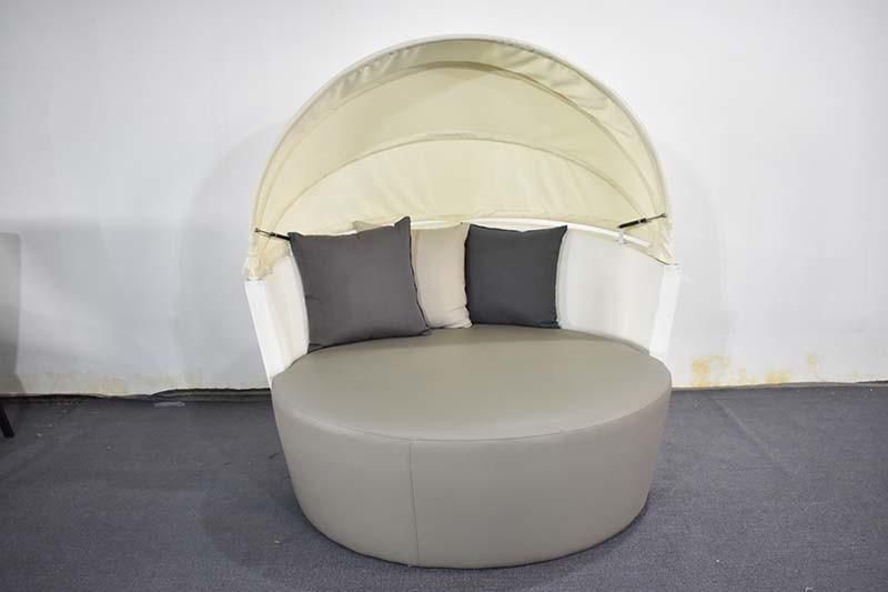 Round Design Fabric Willow Rattan Leisure Outdoor Sofa for Hotel Garden Beach Chair with Canopy