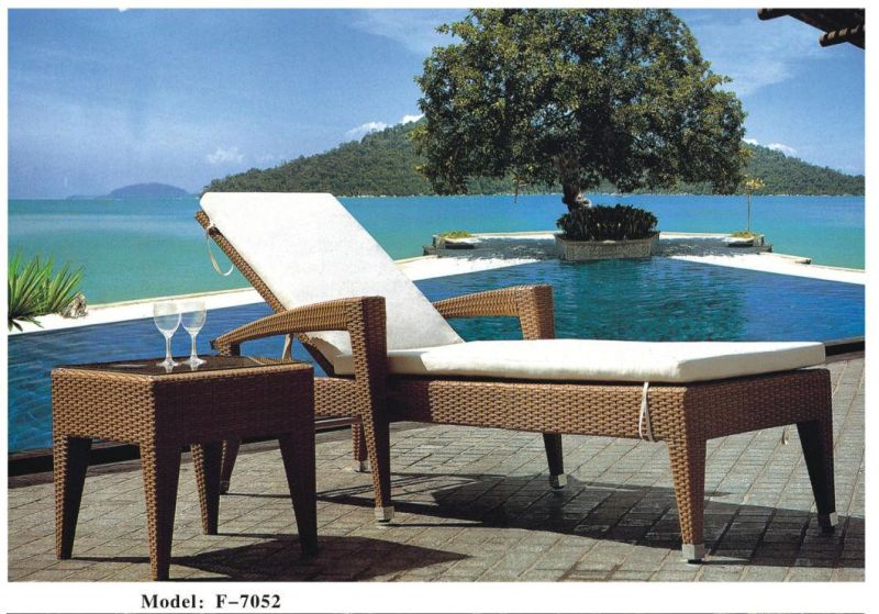 Outdoor Patio Chaise Lounge with Cushion Modern Adjustable Pool Lounge Furniture All-Weather PE Wicker Rattan Backrest Patio Lounger for Beach, Porch, Yard 1PC