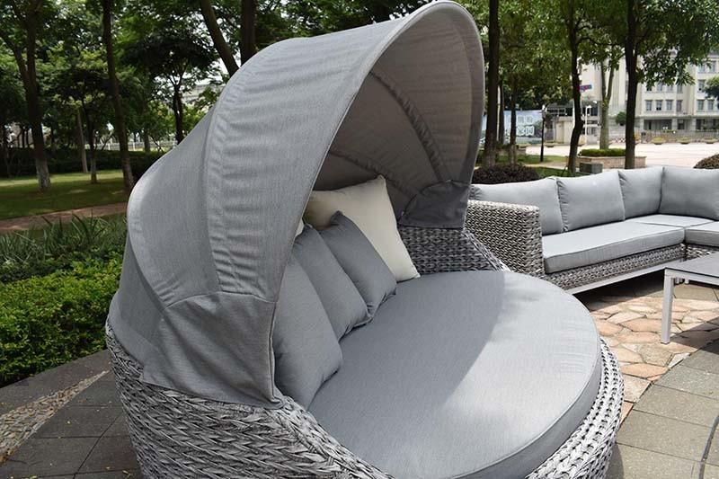 Round Design Fabric Willow Rattan Leisure Outdoor Sofa for Hotel Garden Beach Chair with Canopy