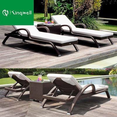 Popular Garden Outdoor Patio Hotel Beach Club Rattan Sun Lounger Furniture with Side Table