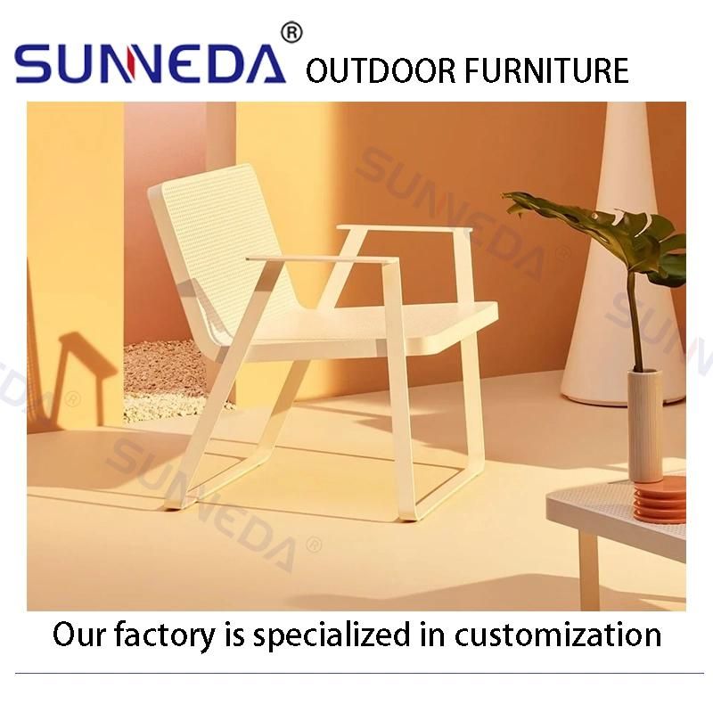 New Style Presentable Leisure Upholstery Chair with Teak for Armrest