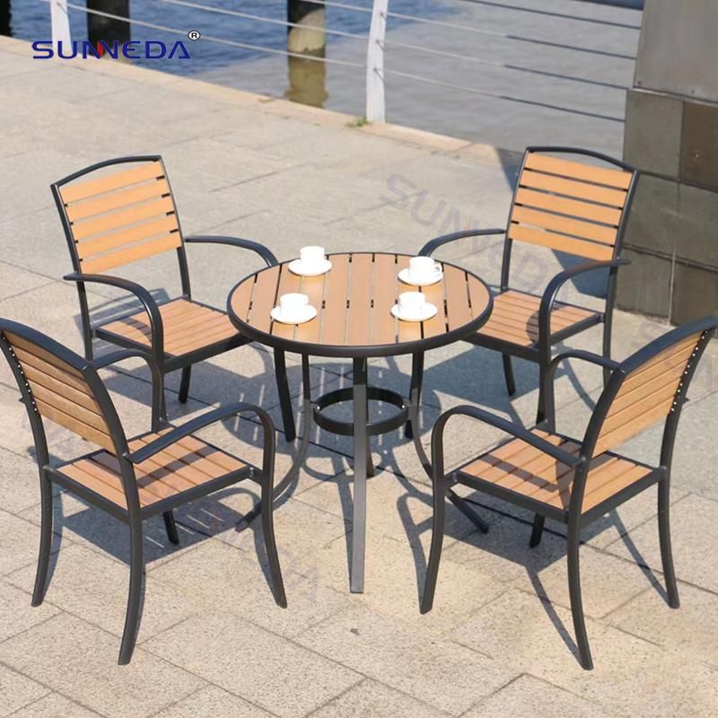 Hot Selling Modern Outdoor Garden Wood Plastic Aluminum Fjrame Dining Table
