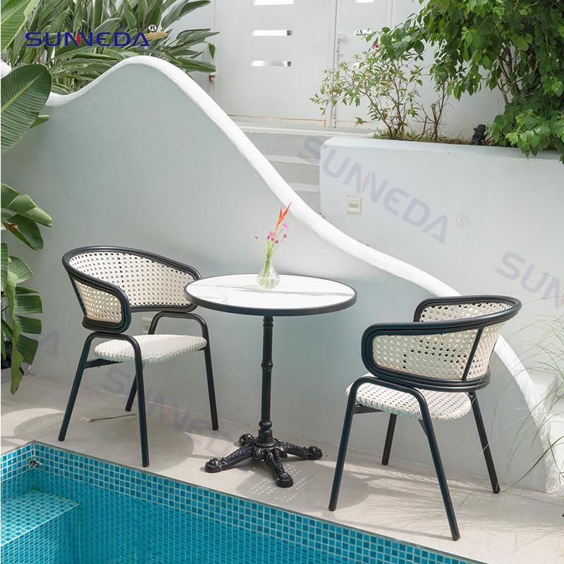Integrated Cast Iron Foot with Fireproof HPL Top Outdoor Table