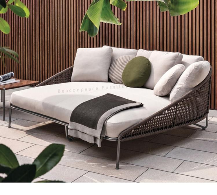 Luxury Outdoor Garden Rattan Wicker Lounge Sunbed