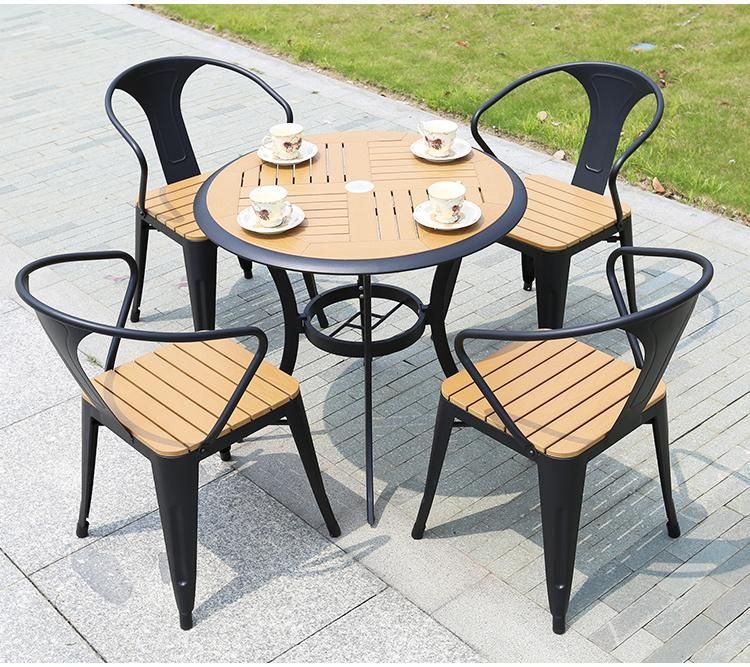 Wholesale High Quality Metal Frame Polywood Table and Chair Set