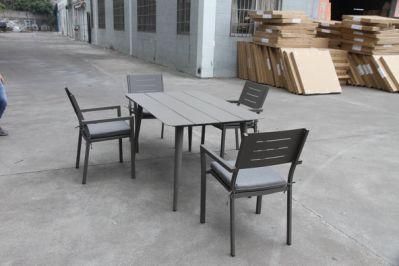 Customized Room OEM Foshan Outside Table Small Outdoor Dining Set