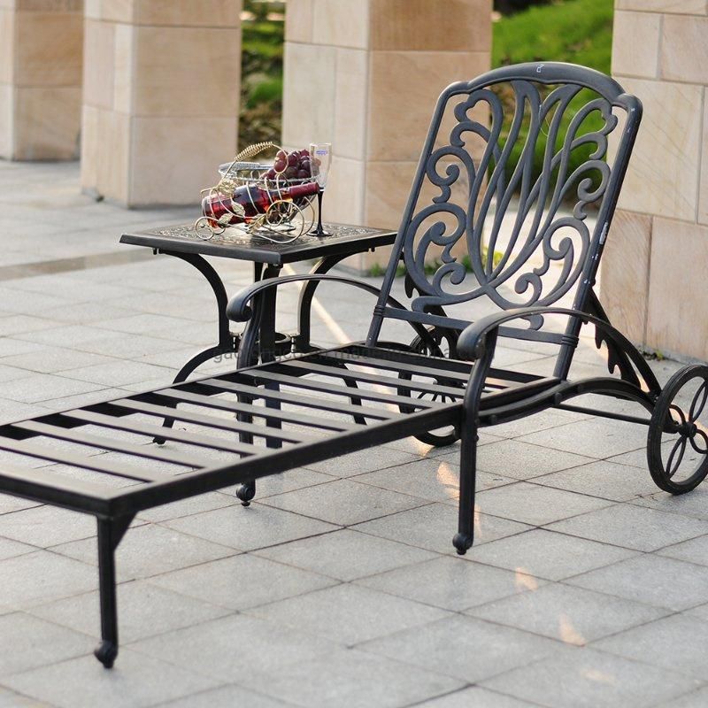 Black Pool Lounger Cast Aluminum Outdoor Chaise Lounger with Side Table