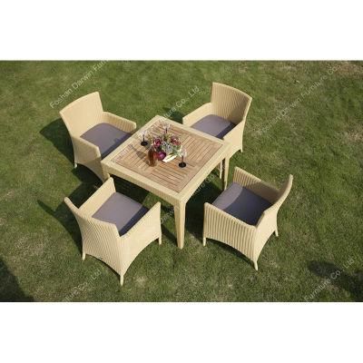 Luxury Cane Garden Outdoor Dining Table and Chairs for Restaurant