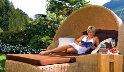 Rattan Sun Bed (YT-185-1BC)