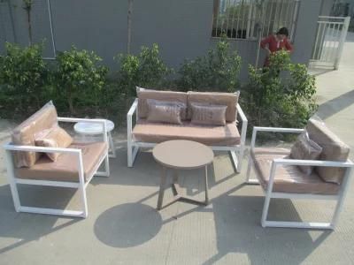 Modern Hotel Outdoor Furniture Elegant Patio Aluminum Garden Sofa (CF1292)