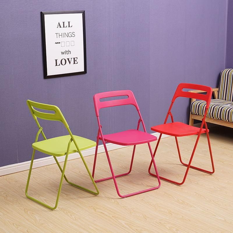 China Manufacture of Light Weight Plastic Folding Chair for Sale