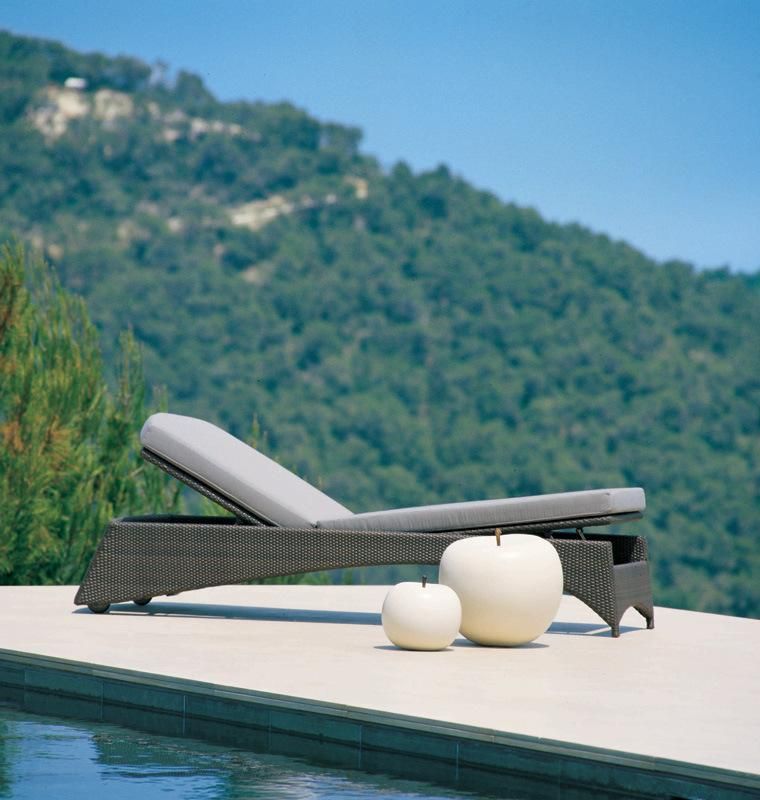 Beach Garden Outdoor Furniture Woven Rattan Liftable Outdoor Sun Lounger
