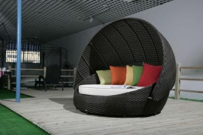High Quality Darwin Unfolded Customized Foshan Lounger Swinging Daybed Luxury Outdoor Daybeds