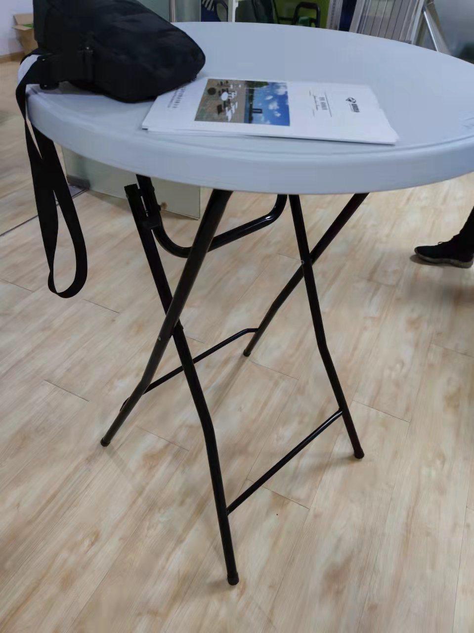 Bistro Klappertish Banquet Table in Bar Table