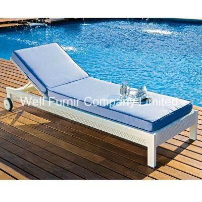 5 Positions Adjustable Beach Chair Rattan Chaise Lounge (WF-8019)