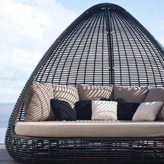 Skyline Design Shade Mushroom Rattan Garden Daybed