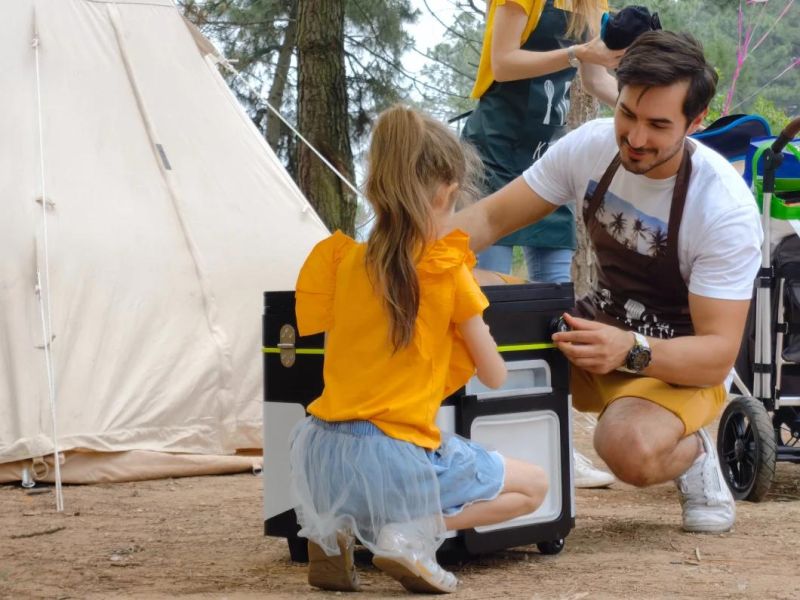 Convenient Folding Camping Box for Picnic