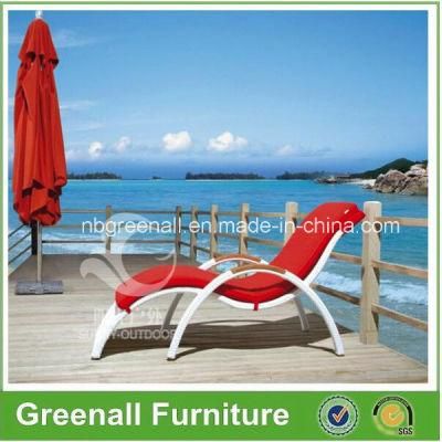 Rattan Pool Elegant Chaise Lounge