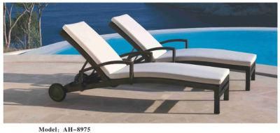 Modern Stylish Luxury Rattan Wicker Sun Lounger Outdoor Chaise Lounge for Sale