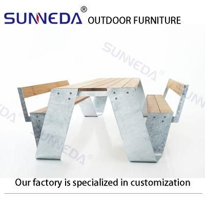 Modern Staggered Bending One-Piece Round Table and Chair with Teak