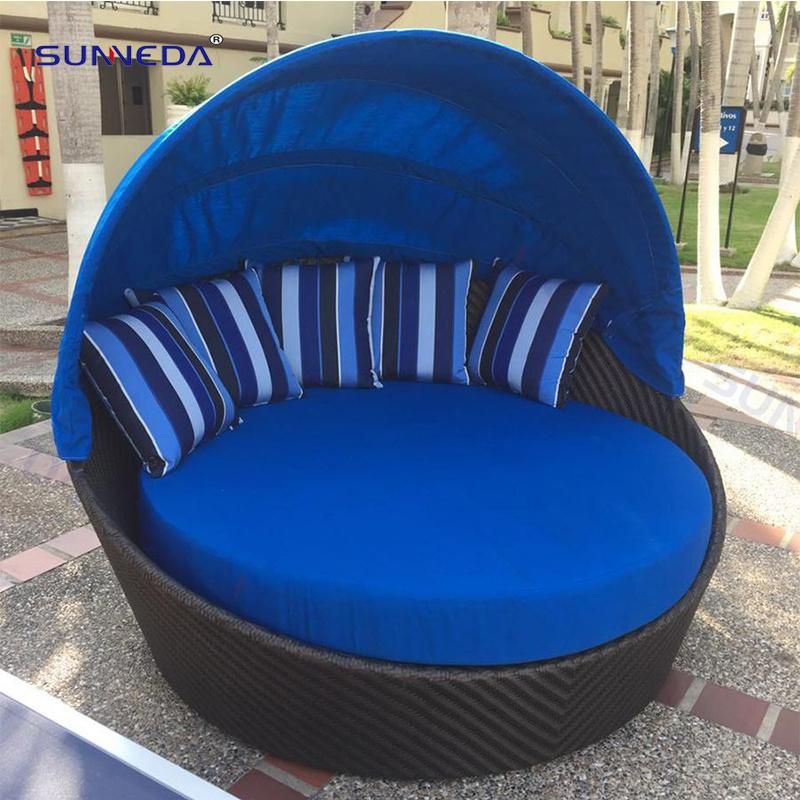 Modern Design Outdoor Villa Garden Bay Bed with PE Round Rattan