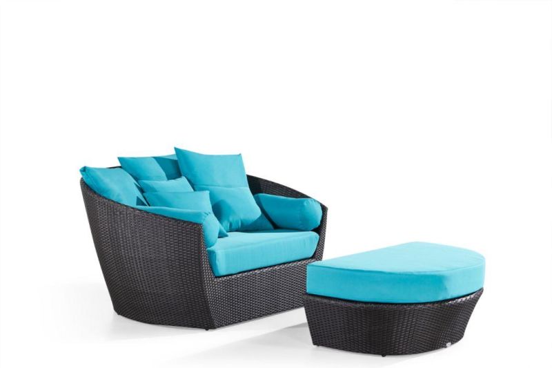 Poolside Hotel Use Leisure Outdoor Rattan Daybed and Ottoman Garden Furniture with Cushion