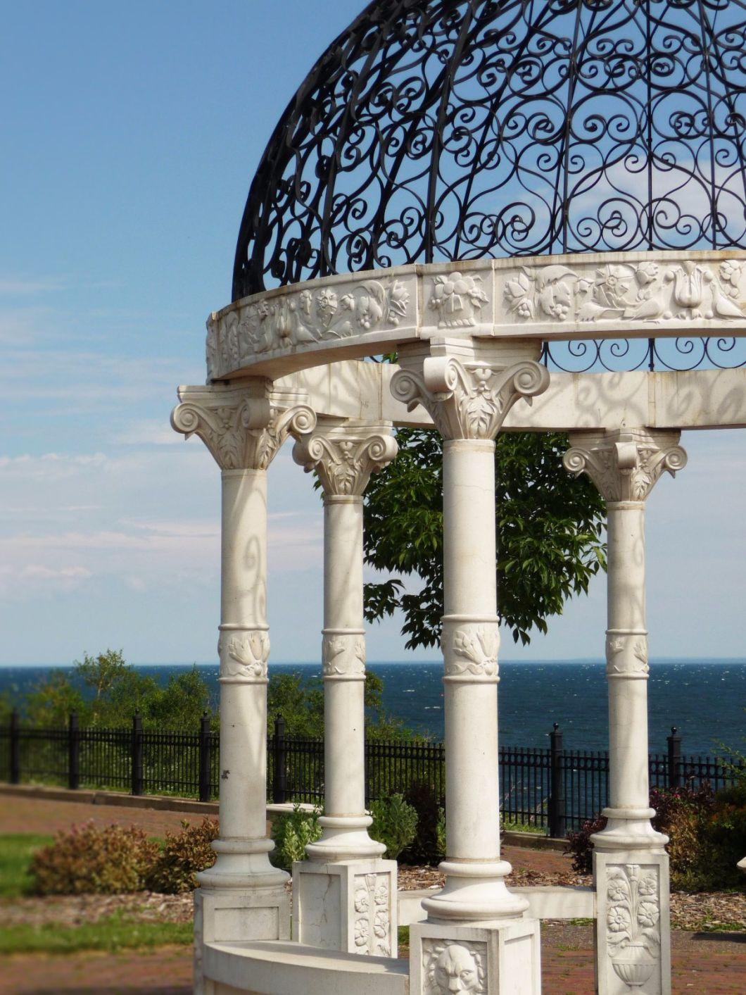 White Marble Gazebo with Cast Iron Roof for Outdoor Decoration