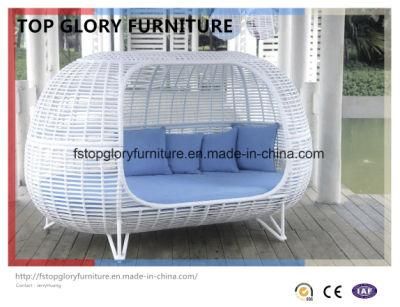 Romantic Outdoor Furniture Sun Loungers Wicker Daybed (TGLU-04)