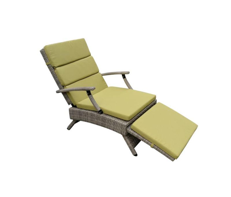 Outdoor Garden Rattan Foldable Beach Leisure Sun Chaise Lounge