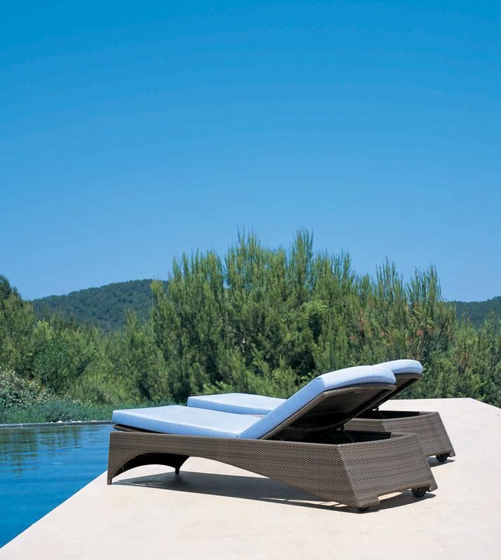 Beach Garden Outdoor Furniture Woven Rattan Liftable Outdoor Sun Lounger