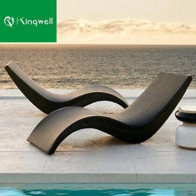 Comfortable Furniture Patio Outdoor Delicate Rattan Weaving Sun Lounger with Coffee Table