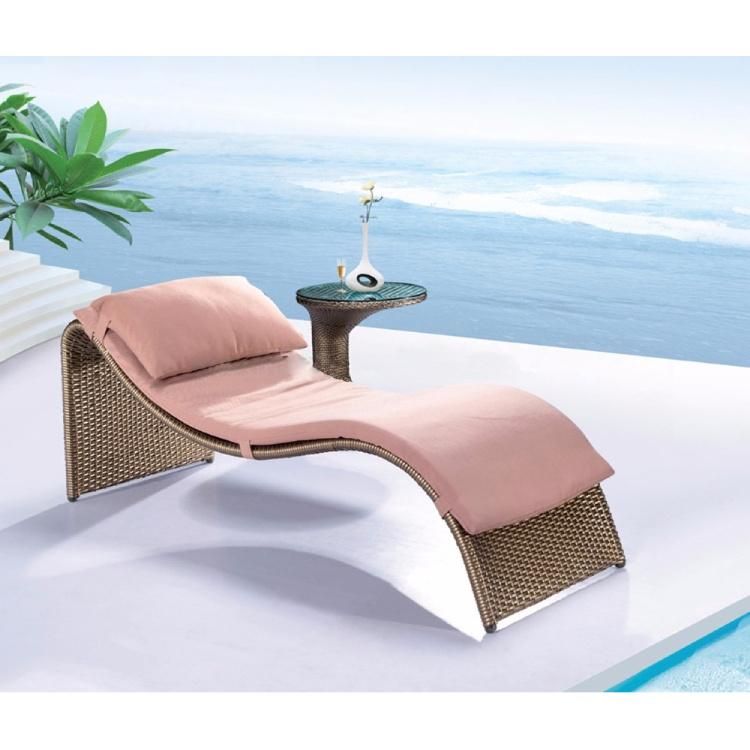 Fancy New Design PE Rattan Outdoor Sun Lounger