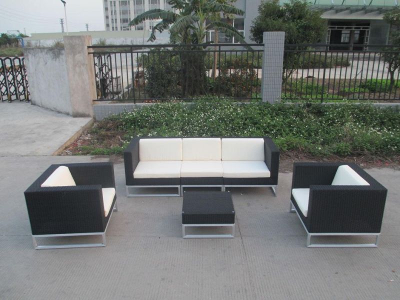 Elegant Rattan Outdoor Furniture Polished Aluminum Wicker Sofa (CF827)