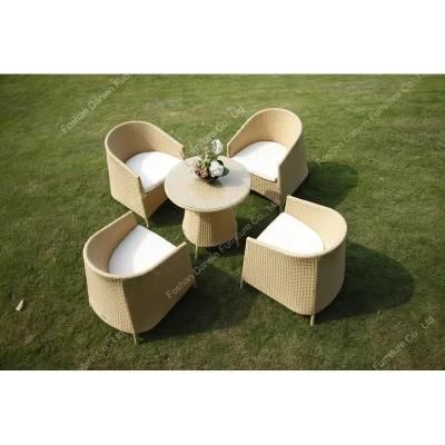 Popular Rattan Dining Table and Chair Outdoor Restaurant Rattan Furniture