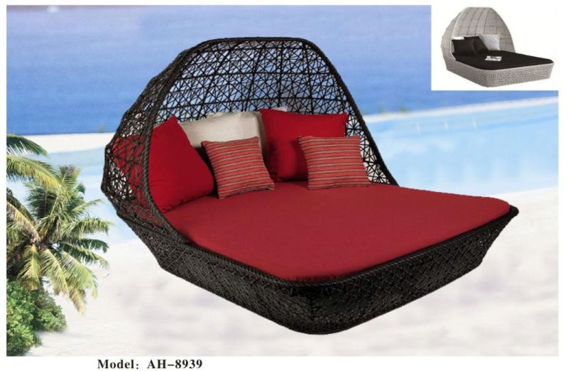 Modern Contemporary Outdoor Patio Daybed Rattan/Wicker for Sale