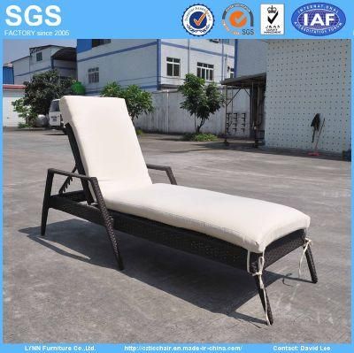 Outdoor Pool Chair Furniture Rattan Lounger with Cushion