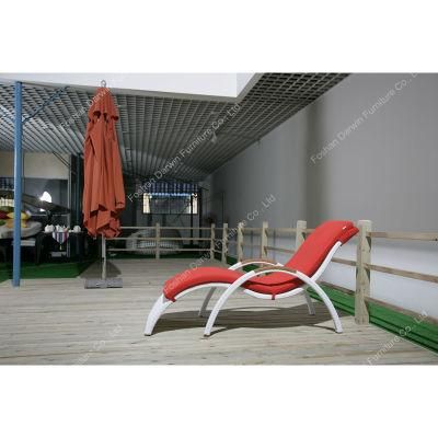 Leisure Factory Patio Furniture Outdoor Rattan Poolside Sun Lounger with Teak Wood Arm for Garden
