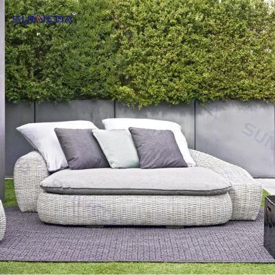 Hotel Commercial Wicker Outdoor Furniture Round Sunbed Fully Welded Aluminum Frame Waterproof Cushions