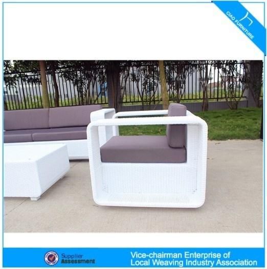 Outdoor Furniture White PE Rattan Sofa CF914