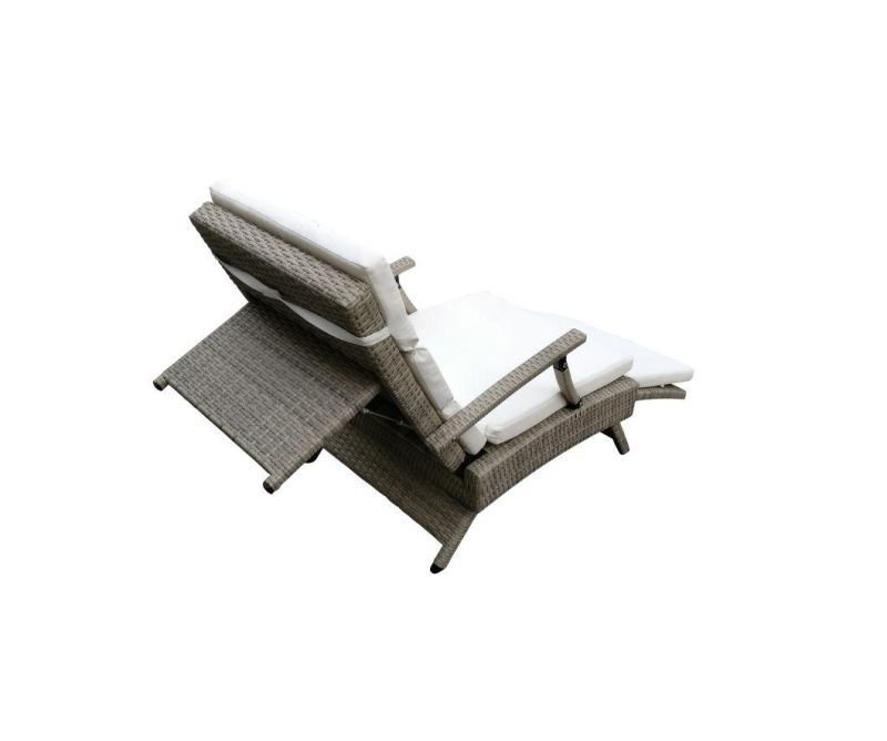 2021 Outdoor Rattan Lounging Beach Chair Foldble Reclining Aluminum Folding Relaxing Mat Chair Lounge Footrest Beach Chairs