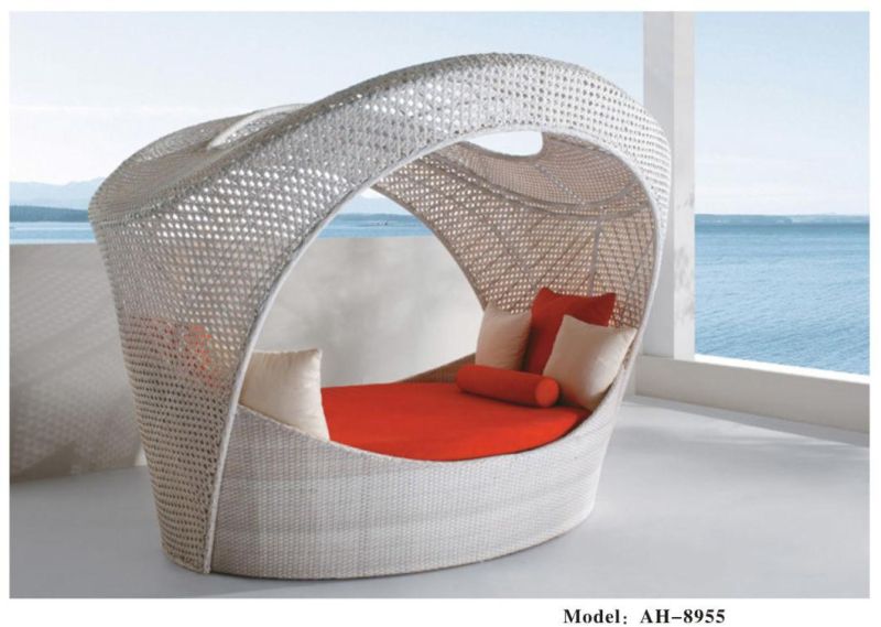 Modern Contemporary Outdoor Patio Daybed Rattan/Wicker for Sale