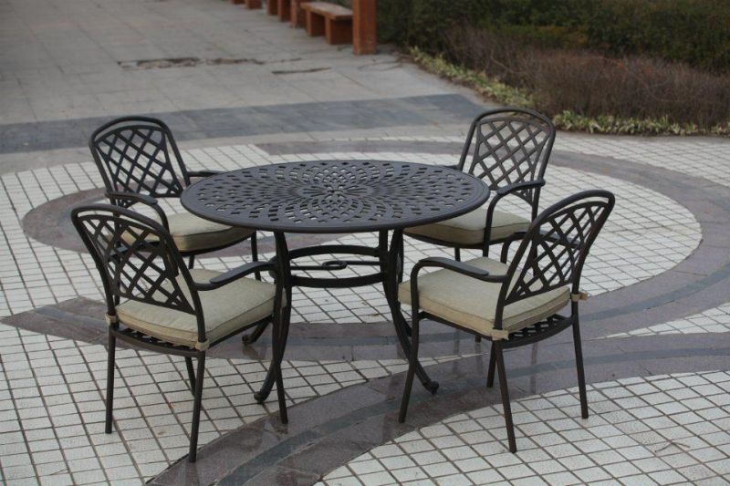 Cast Aluminum Swivel Barstools with Antique Design for Outdoor