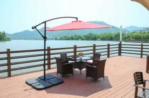Outdoor Hanging Banana Umbrella Waterproof Cantilever Garden Beach Patio Sun Canvas Parasol Iron Restaurant Umbrella