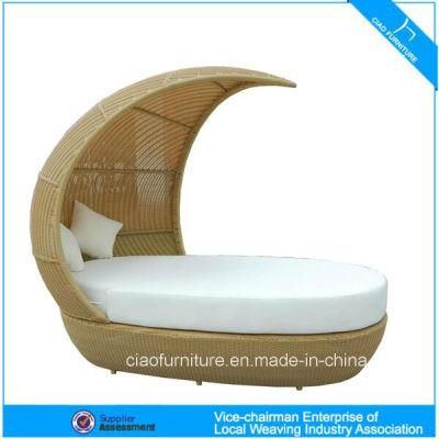 Elegant Outdoor Furniture Wicker Hotel Rattan Sunbed with Canopy