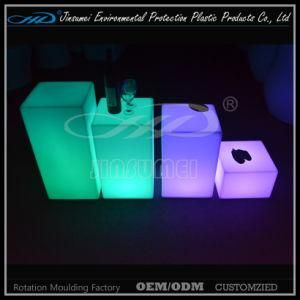 PE Plastic Modern Waterproof LED Cube for Christmas Party